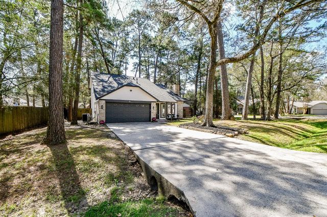 21 Edgewood Forest Ct, The Woodlands, TX 77381