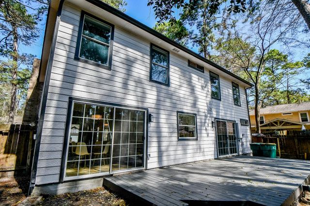 21 Edgewood Forest Ct, The Woodlands, TX 77381