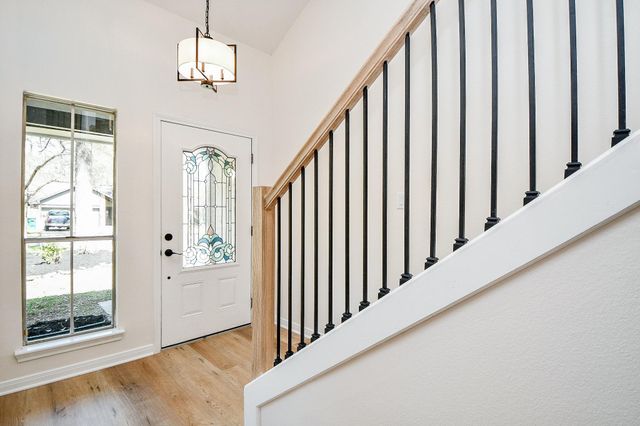 21 Edgewood Forest Ct, The Woodlands, TX 77381