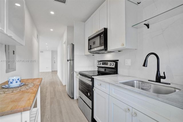 1721 SW 13th St 4, Miami, FL 33145