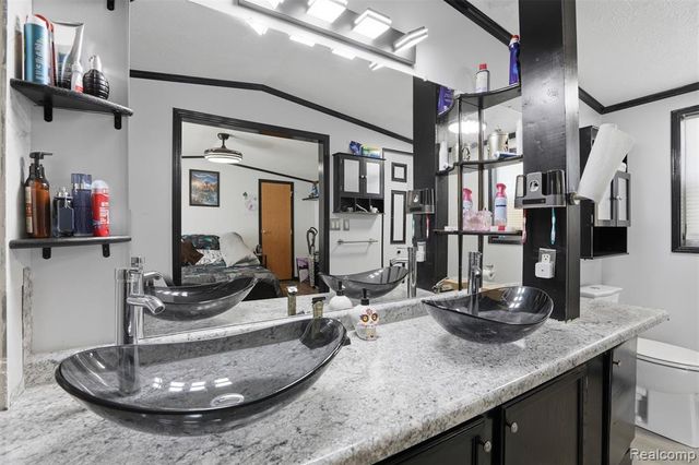 20689 Seneca Drive, Clinton Township, MI 48036