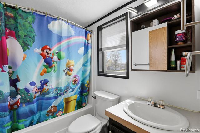 20689 Seneca Drive, Clinton Township, MI 48036