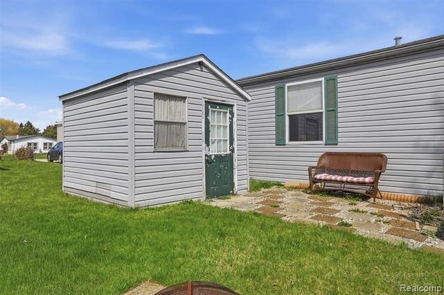 20689 Seneca Drive, Clinton Township, MI 48036