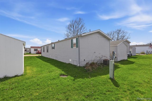 20689 Seneca Drive, Clinton Township, MI 48036