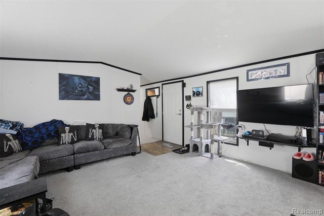 20689 Seneca Drive, Clinton Township, MI 48036