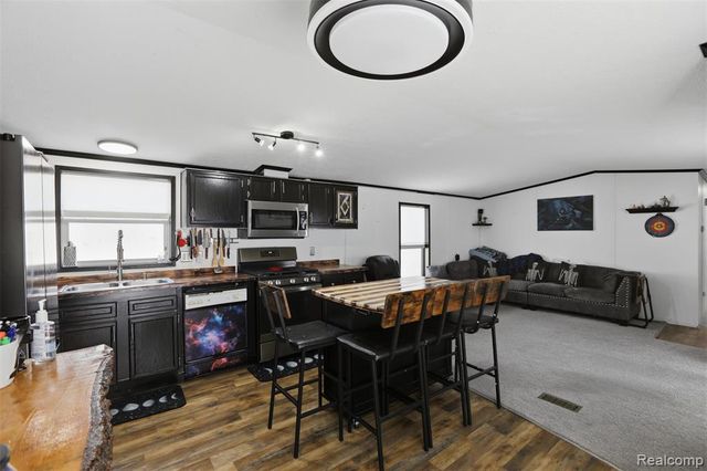 20689 Seneca Drive, Clinton Township, MI 48036