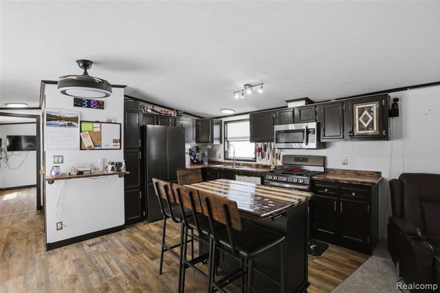 20689 Seneca Drive, Clinton Township, MI 48036