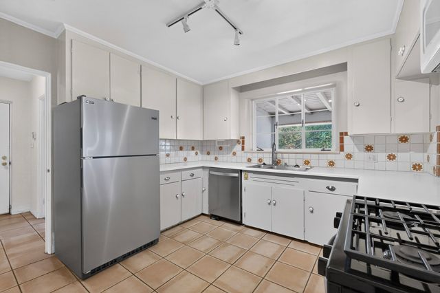 616 Camino Rancheros, Santa Fe, NM 87505