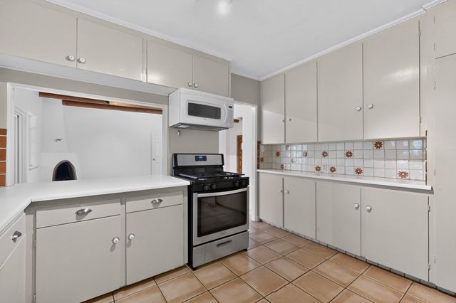 616 Camino Rancheros, Santa Fe, NM 87505