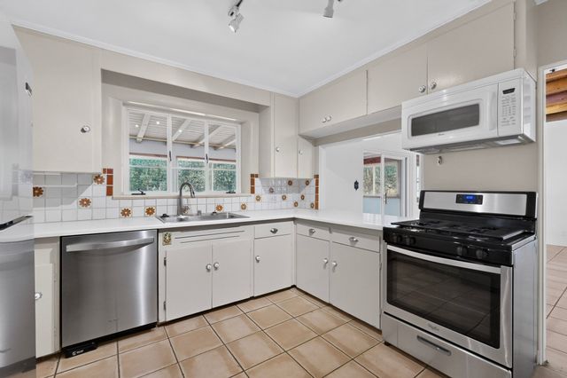 616 Camino Rancheros, Santa Fe, NM 87505