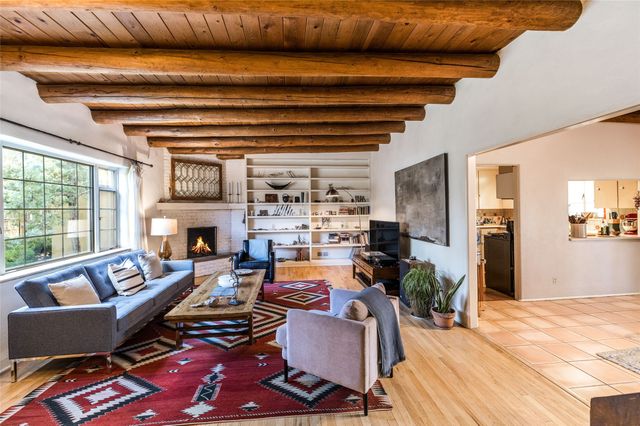 616 Camino Rancheros, Santa Fe, NM 87505