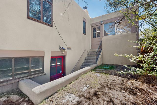 616 Camino Rancheros, Santa Fe, NM 87505