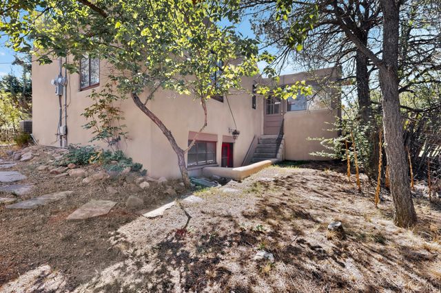 616 Camino Rancheros, Santa Fe, NM 87505
