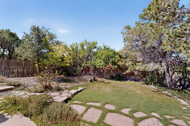 616 Camino Rancheros, Santa Fe, NM 87505