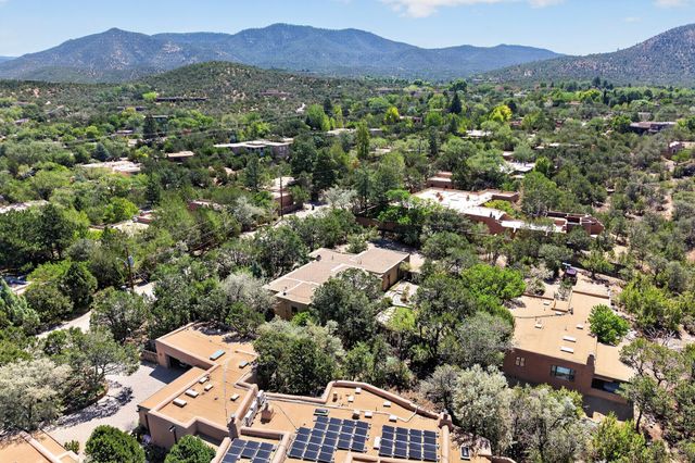 616 Camino Rancheros, Santa Fe, NM 87505
