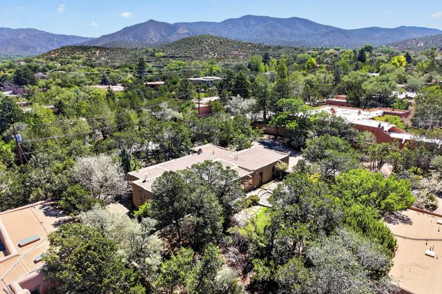 616 Camino Rancheros, Santa Fe, NM 87505