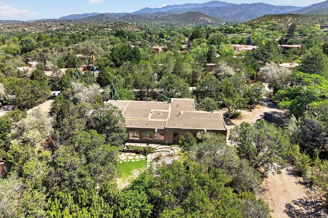 616 Camino Rancheros, Santa Fe, NM 87505