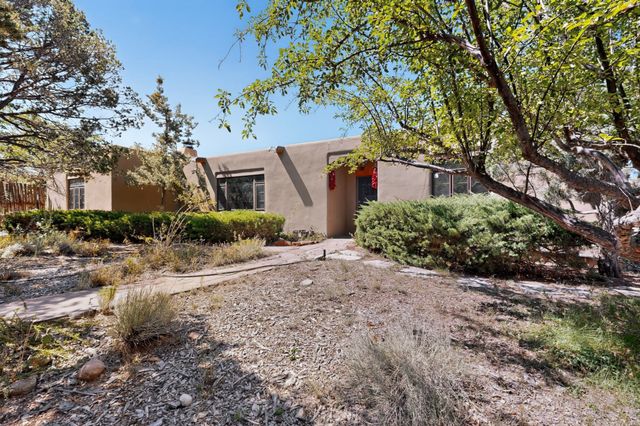 616 Camino Rancheros, Santa Fe, NM 87505
