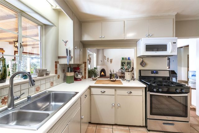 616 Camino Rancheros, Santa Fe, NM 87505