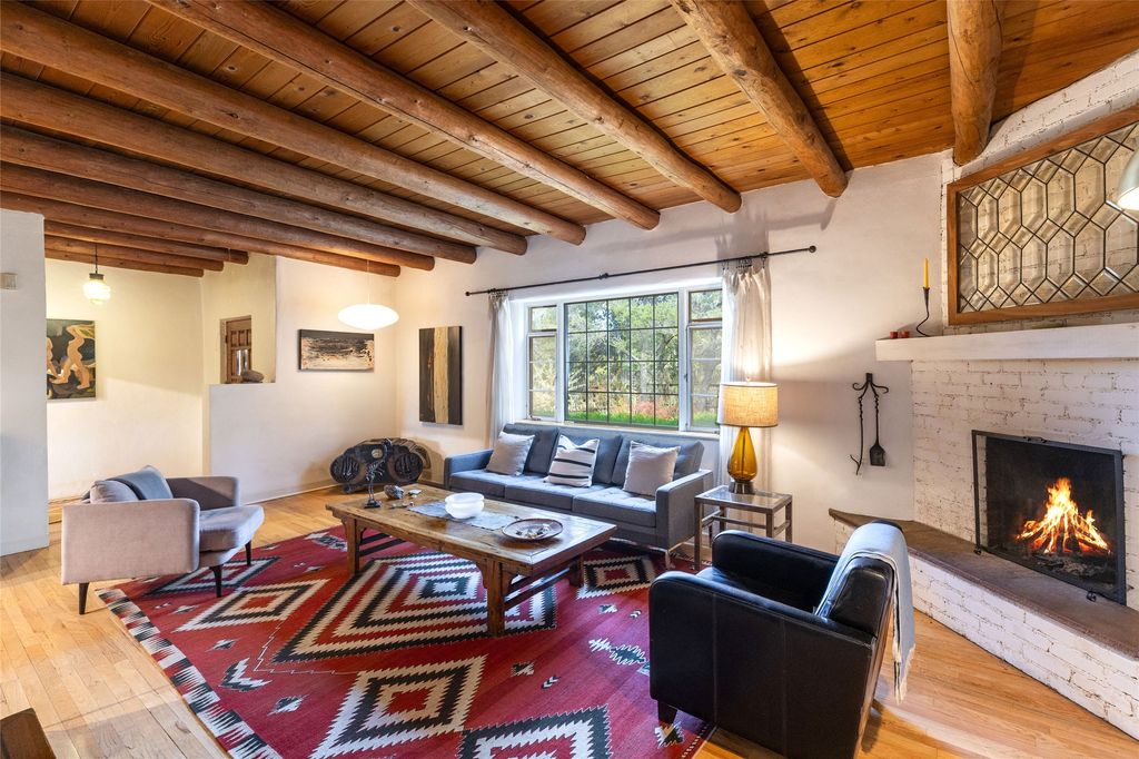 616 Camino Rancheros, Santa Fe, NM 87505