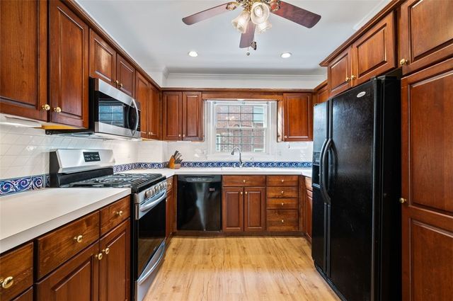 7005 Ohio River Blvd, Ben Avon, PA 15202