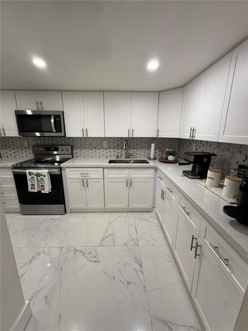 14273 Kendale Lakes Cir, Miami, FL 33183