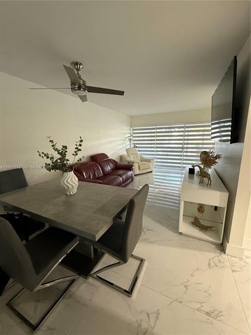 14273 Kendale Lakes Cir, Miami, FL 33183