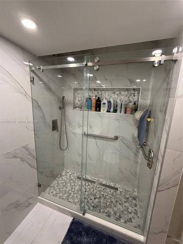 14273 Kendale Lakes Cir, Miami, FL 33183