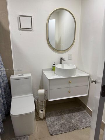 14273 Kendale Lakes Cir, Miami, FL 33183