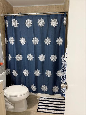 14273 Kendale Lakes Cir, Miami, FL 33183