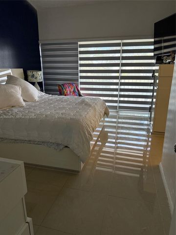 14273 Kendale Lakes Cir, Miami, FL 33183