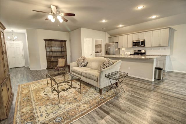 188 Courageous Side Way, Magnolia, TX 77354