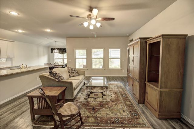 188 Courageous Side Way, Magnolia, TX 77354