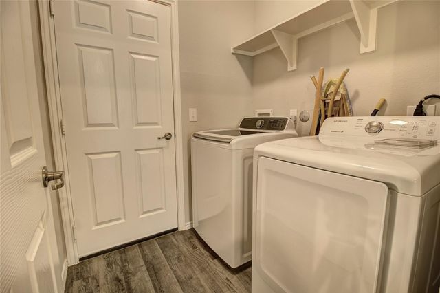 188 Courageous Side Way, Magnolia, TX 77354