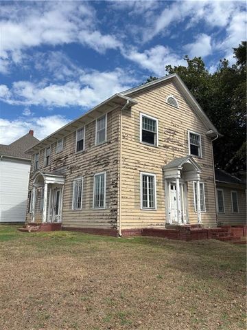 218 S 16th Street, Parsons, KS 67357