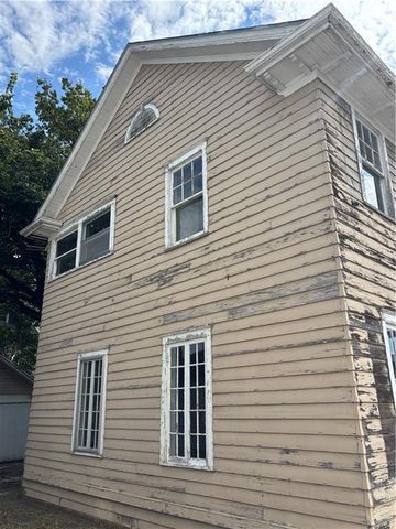 218 S 16th Street, Parsons, KS 67357