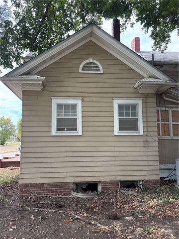 218 S 16th Street, Parsons, KS 67357