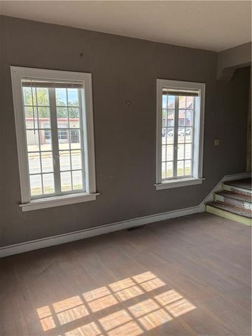 218 S 16th Street, Parsons, KS 67357