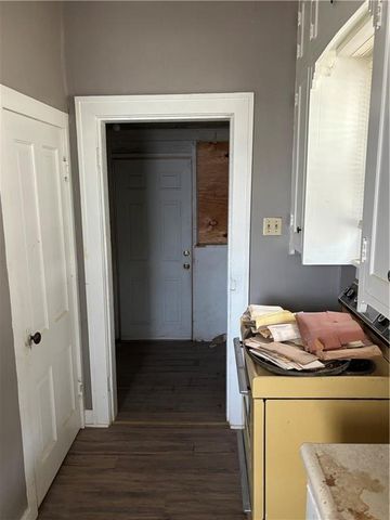 218 S 16th Street, Parsons, KS 67357