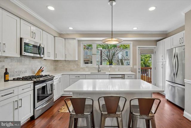 1203 STAPLES ST NE, Washington, DC 20002