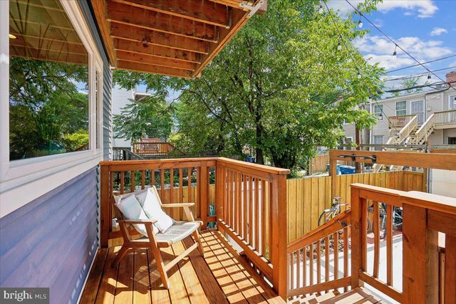 1203 STAPLES ST NE, Washington, DC 20002