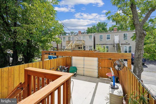 1203 STAPLES ST NE, Washington, DC 20002