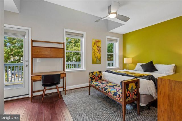 1203 STAPLES ST NE, Washington, DC 20002