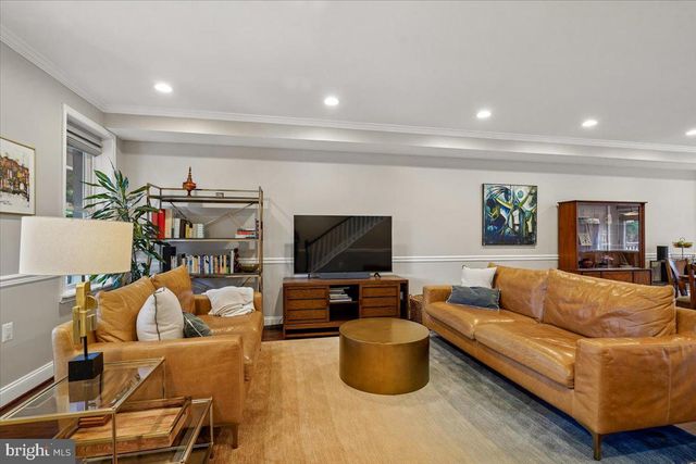 1203 STAPLES ST NE, Washington, DC 20002