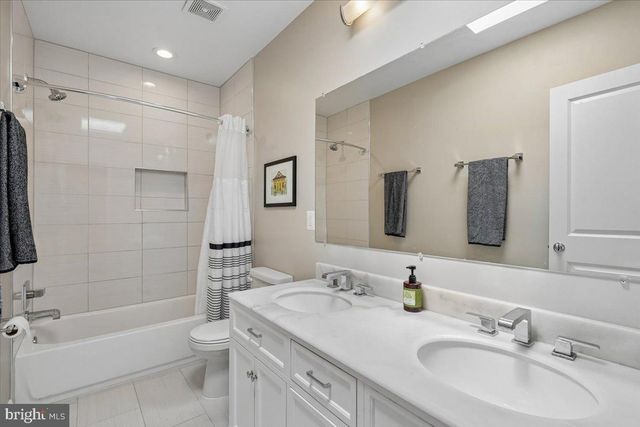 1203 STAPLES ST NE, Washington, DC 20002