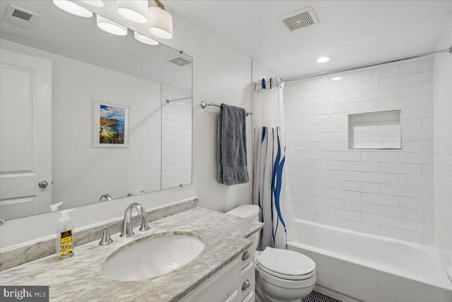 1203 STAPLES ST NE, Washington, DC 20002