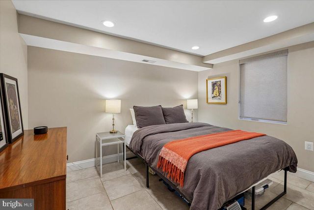 1203 STAPLES ST NE, Washington, DC 20002