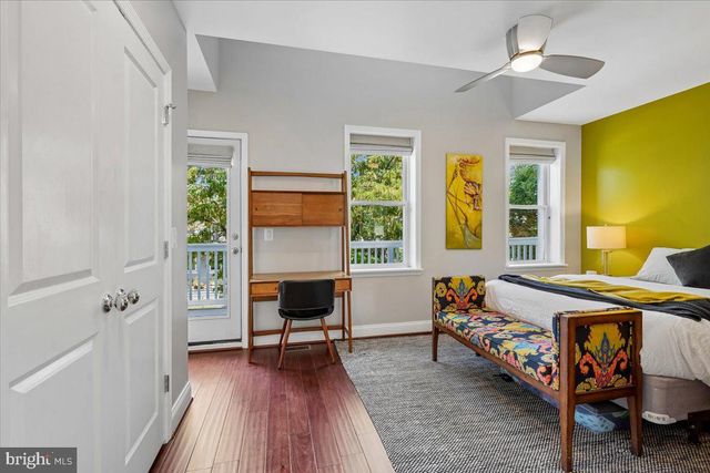 1203 STAPLES ST NE, Washington, DC 20002