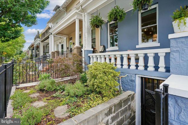 1203 STAPLES ST NE, Washington, DC 20002