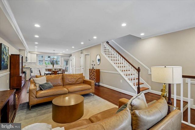 1203 STAPLES ST NE, Washington, DC 20002